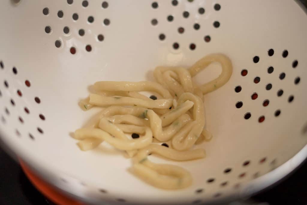Francesca e Nunziata: Bretelline con fave al sugo di Datterini gialli Così Com’è