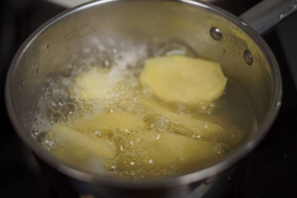 Full Metal Jacket: Paccheri fritti con Datterino Rosso, baccalà e patate